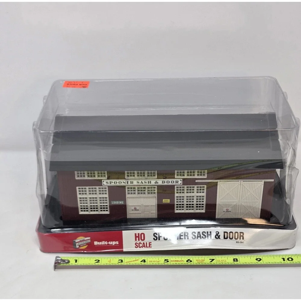 Walthers Cornerstone 933-2847 HO Scale Spooner Sash Door Structure Built-Up NIB
